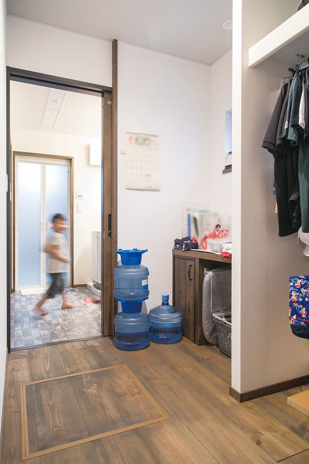 TDホーム静岡西　ウエストンホームズ 【焼津市｜2000万円台】どこか懐かしい雰囲気にほっとくつろぐ。レトロ感あふれる無垢の家の建築実例画像9