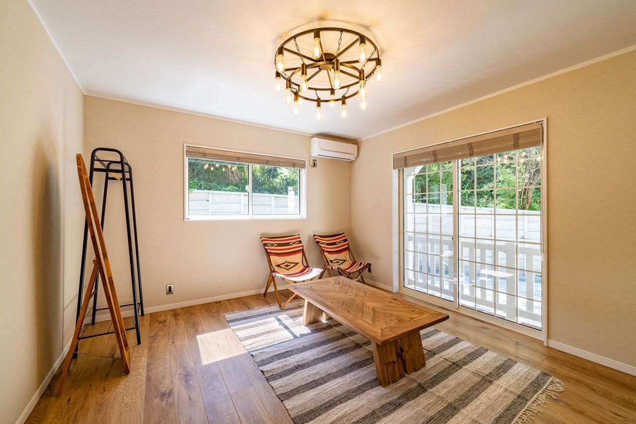 ash/佐藤工務店 【三浦郡｜1000万円台｜カバードポーチ】休暇を少しだけ豊かにする。コンパクトで特別なセカンドハウスの建築実例画像9