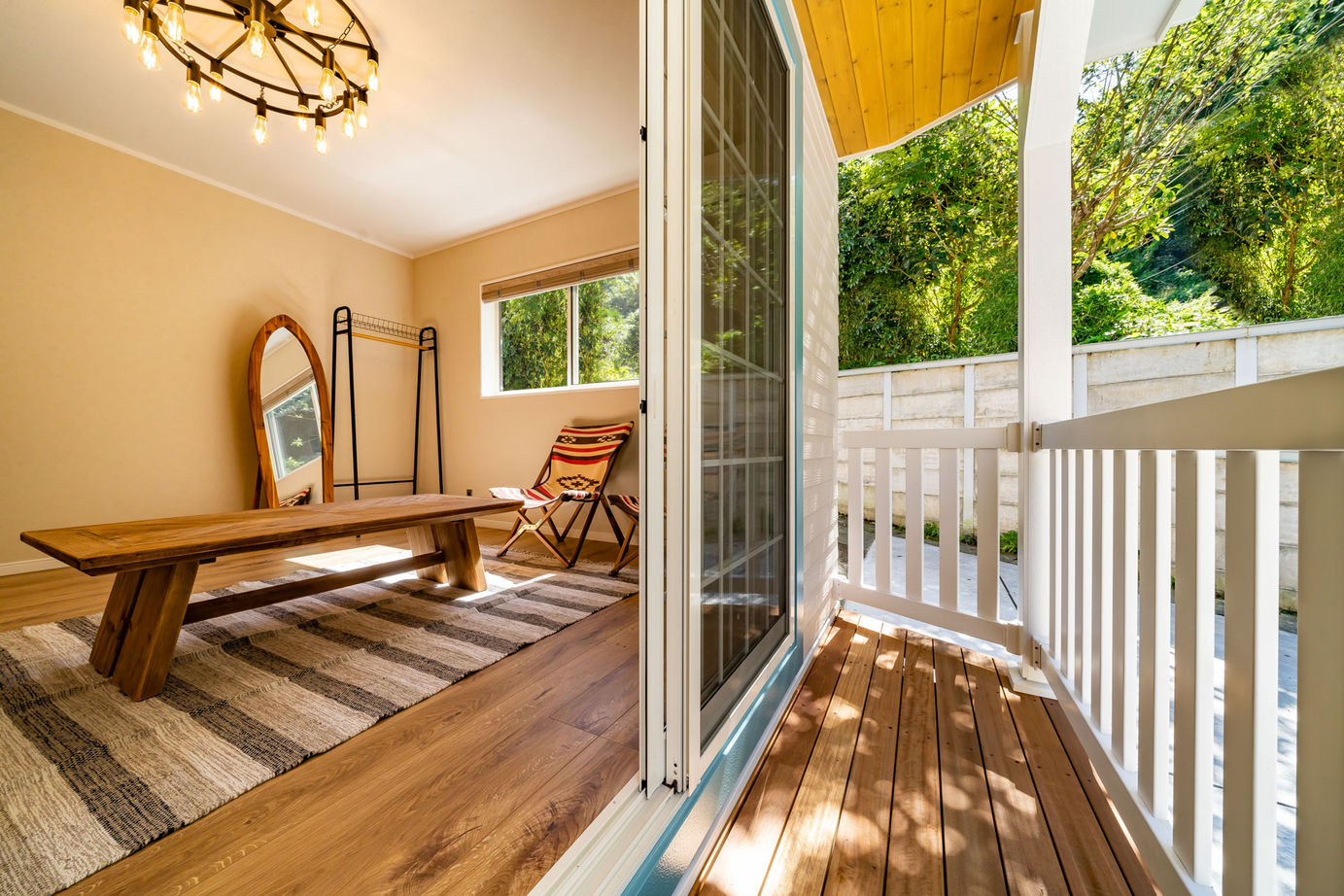 ash/佐藤工務店 【三浦郡｜1000万円台｜カバードポーチ】休暇を少しだけ豊かにする。コンパクトで特別なセカンドハウスの建築実例画像10