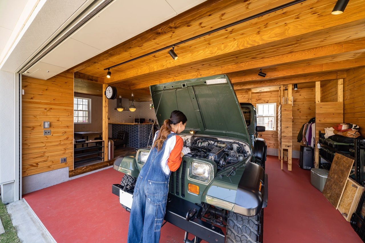 ash/佐藤工務店 【相模原市｜1000万円台｜一人暮らし】ビルドインガレージで、アメリカンスタイルの暮らしを楽しむ家の建築実例画像2