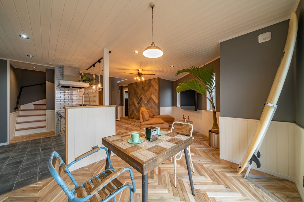 ash/佐藤工務店 【相模原市｜カバードポーチ｜二世帯住宅】間取りの工夫で、家族みんなの気配を感じられるアメリカンハウスの建築実例画像3