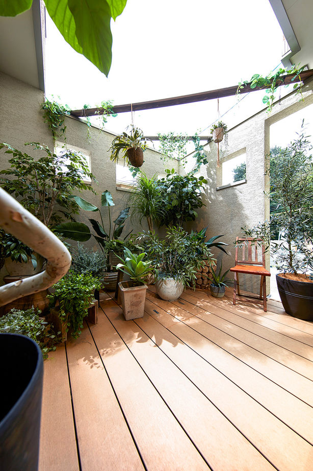 高橋開発の注文住宅 【大阪/1700万円台/ロジア/2階建て/ロフト/間取り図有】緑が映えるボタニカルな中庭のある30坪の家の建築実例画像4