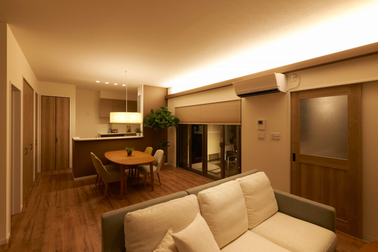 高橋開発の注文住宅 【大阪/2200万円台/2階建て/ロジア/間取り図有】約10畳ものロジアを設けた豊かな時間を過ごせる家の建築実例画像3