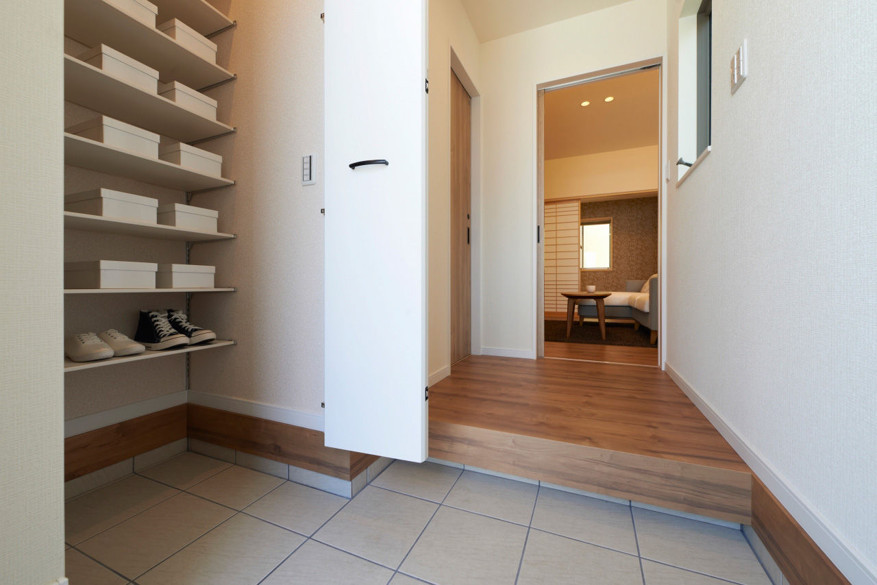 高橋開発の注文住宅 【大阪/2200万円台/2階建て/ロジア/間取り図有】約10畳ものロジアを設けた豊かな時間を過ごせる家の建築実例画像10