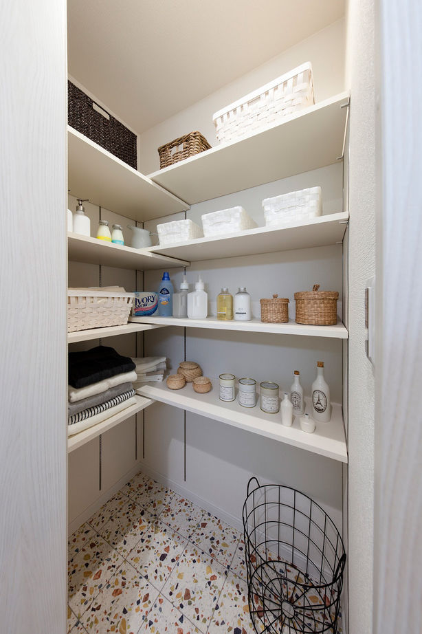 高橋開発の注文住宅 【大阪/2,180万円/延床30坪/間取り図有】吹抜けと採光で明るく暮らすファミリークローゼットのあるお家の建築実例画像5