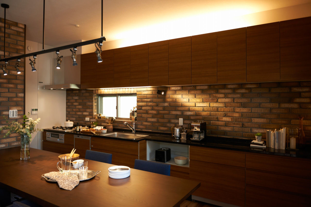 高橋開発の注文住宅 【大阪/2100万円台/吹き抜け/ロジア/間取り図有】プライバシー性の高い屋外空間とヴィンテージ感漂うお家の建築実例画像3