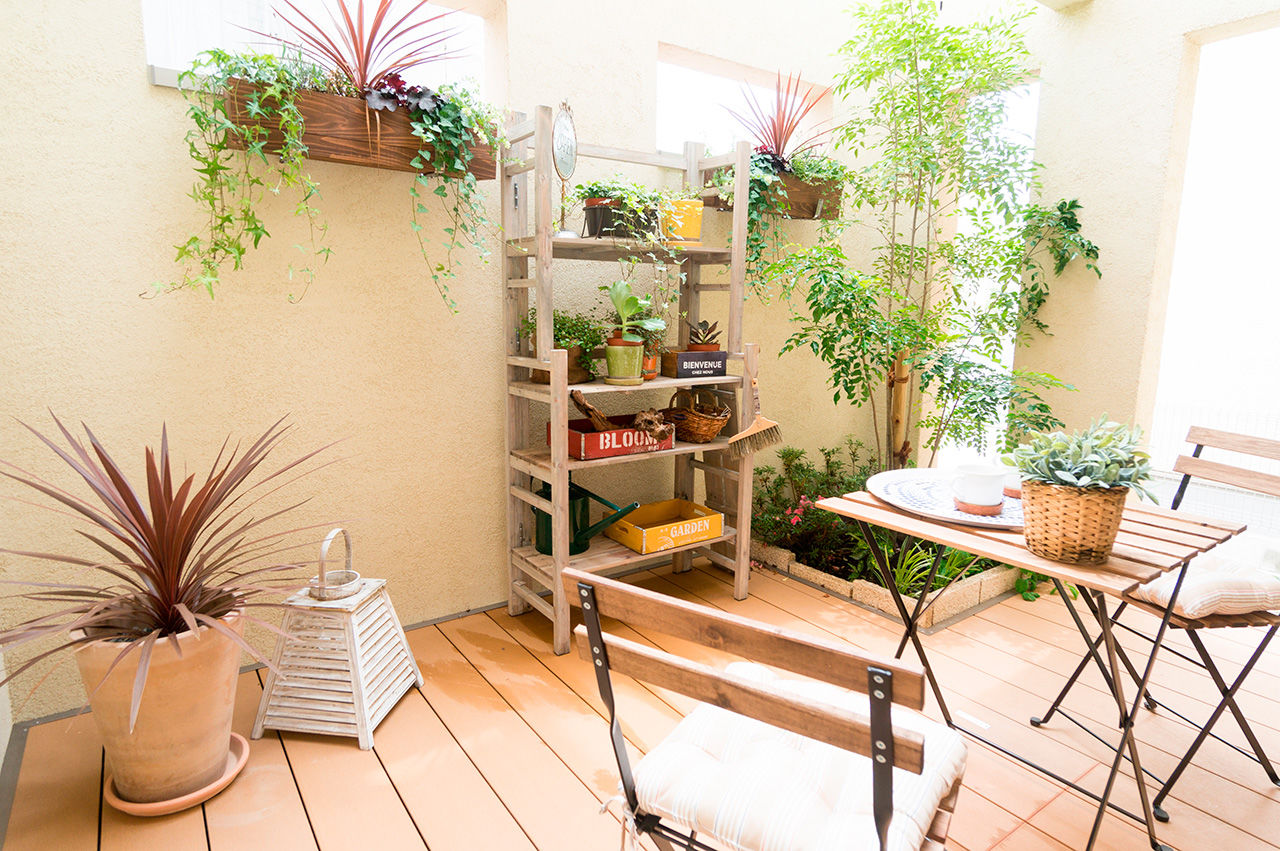 高橋開発の注文住宅 【大阪/2400万円台/吹抜け/延床36坪/間取り図有】天井高2.7ｍのLDKとファミリーロッカーのある収納充実な家の建築実例画像2