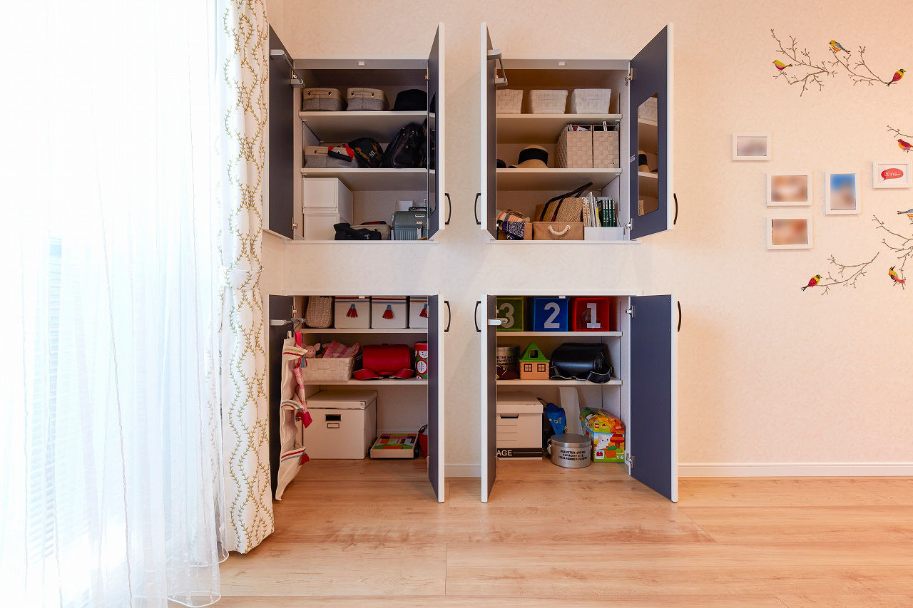 高橋開発の注文住宅 【大阪/2400万円台/吹抜け/延床36坪/間取り図有】天井高2.7ｍのLDKとファミリーロッカーのある収納充実な家の建築実例画像4