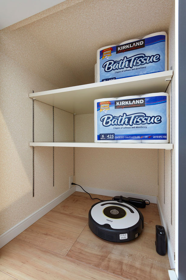 高橋開発の注文住宅 【大阪/2400万円台/吹抜け/延床36坪/間取り図有】天井高2.7ｍのLDKとファミリーロッカーのある収納充実な家の建築実例画像5