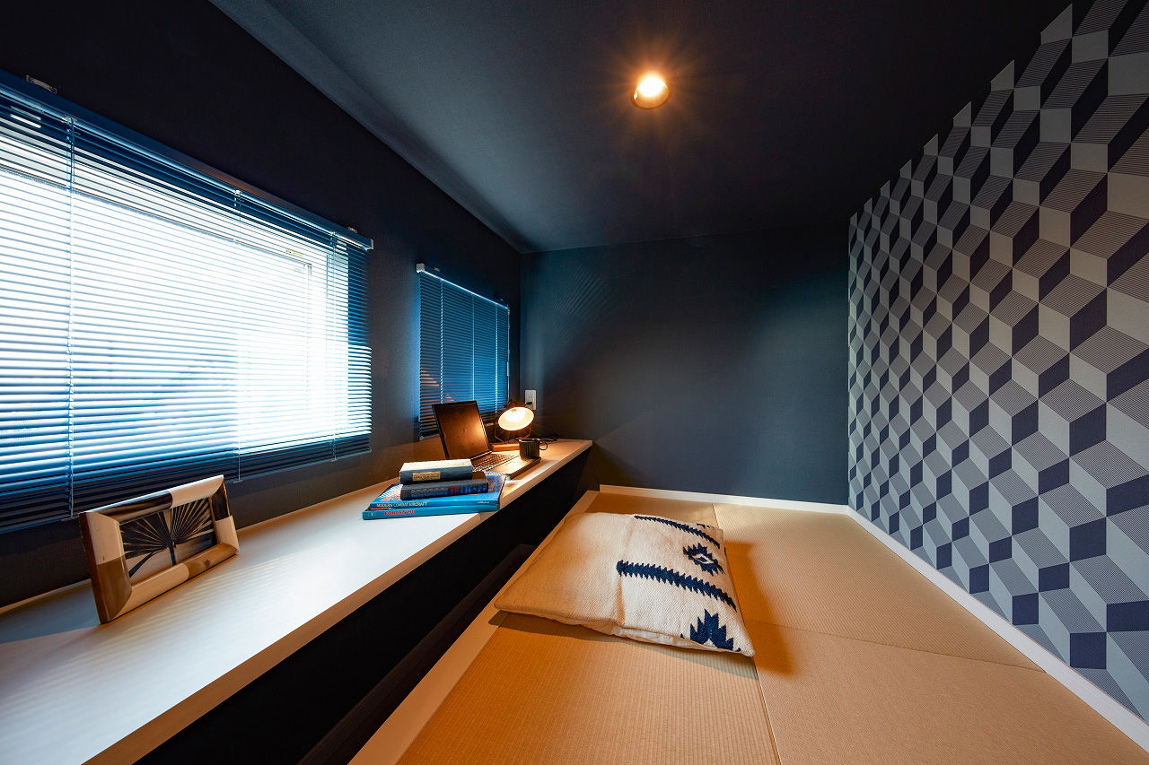 高橋開発の注文住宅 【大阪/2400万円台/吹抜け/延床36坪/間取り図有】天井高2.7ｍのLDKとファミリーロッカーのある収納充実な家の建築実例画像8