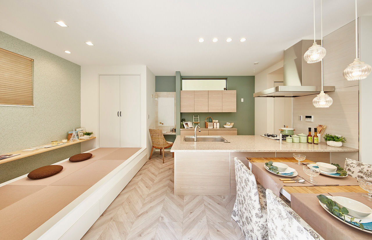 高橋開発の注文住宅 【大阪/2300万円台/中庭/延床33坪/間取り図有】土間収納やWICと収納充実でスッキリ暮らせる住まいの建築実例画像3