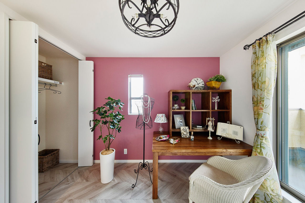 高橋開発の注文住宅 【大阪/2300万円台/中庭/延床33坪/間取り図有】土間収納やWICと収納充実でスッキリ暮らせる住まいの建築実例画像9