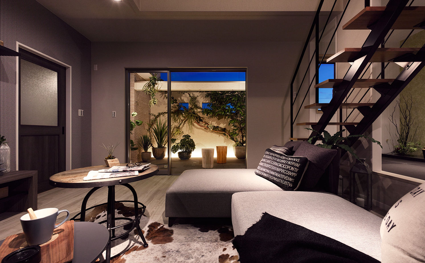 高橋開発の注文住宅 大阪/2200万円台/延床33坪/ロジア/間取り図有】吹き抜けとバルコニーでダイナミックな空間が目を惹く家の建築実例画像5