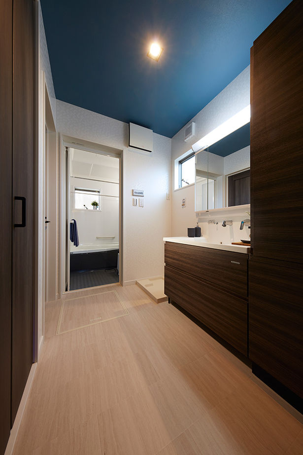 高橋開発の注文住宅 大阪/2200万円台/延床33坪/ロジア/間取り図有】吹き抜けとバルコニーでダイナミックな空間が目を惹く家の建築実例画像10