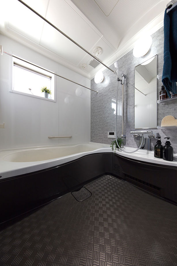 高橋開発の注文住宅 大阪/2200万円台/延床33坪/ロジア/間取り図有】吹き抜けとバルコニーでダイナミックな空間が目を惹く家の建築実例画像11