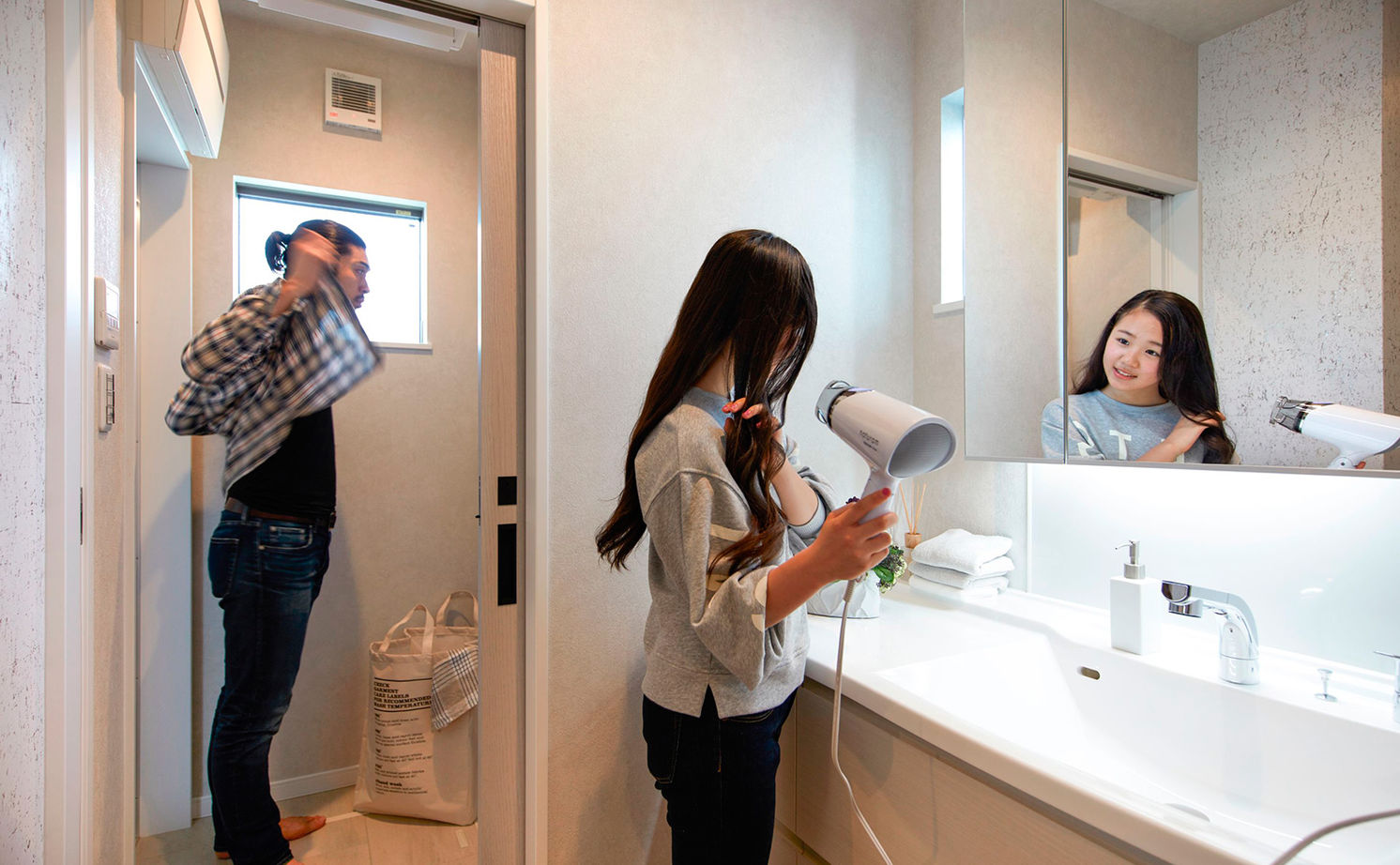 高橋開発の注文住宅 【大阪/2700万円台/延床33坪/間取り図有】広々リビングで家族それぞれが好きな時間を過ごせるくつろぎの家の建築実例画像6