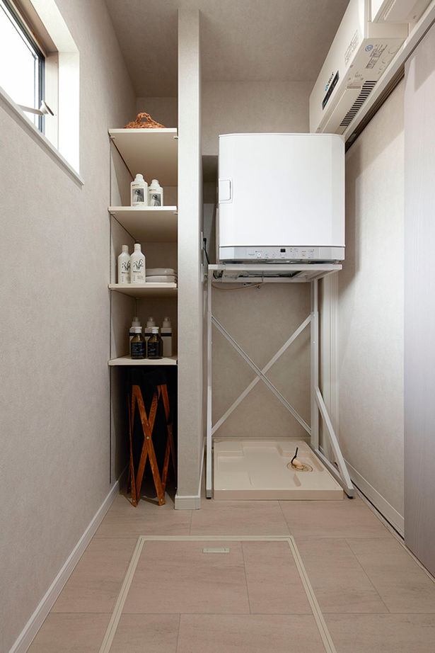 高橋開発の注文住宅 【大阪/2700万円台/延床33坪/間取り図有】広々リビングで家族それぞれが好きな時間を過ごせるくつろぎの家の建築実例画像9