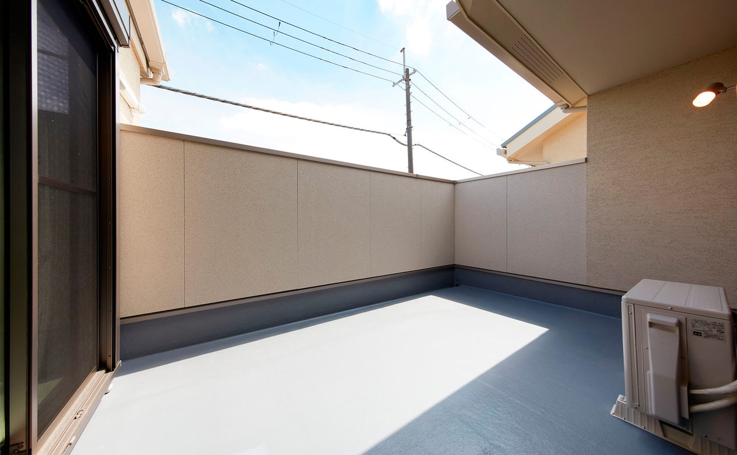 高橋開発の注文住宅 【大阪/2700万円台/延床33坪/間取り図有】広々リビングで家族それぞれが好きな時間を過ごせるくつろぎの家の建築実例画像14