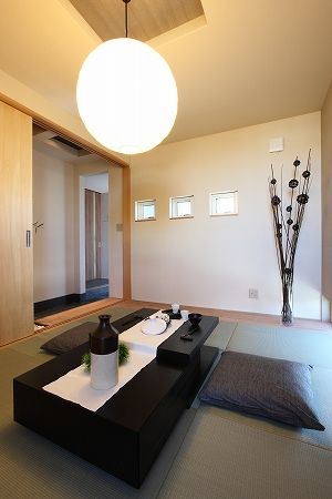 シブサワスタイル 7人の大家族が集うリビングに、笑顔が溢れる。視界を楽しむ和モダンの住まいの建築実例画像5