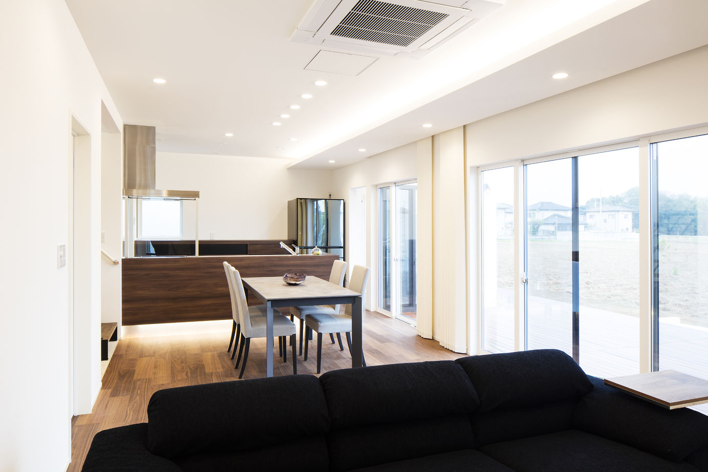 シブサワスタイル 【本体価格2700～2799万円】ナチュラルリゾートモダン×ガレージハウスの建築実例画像4