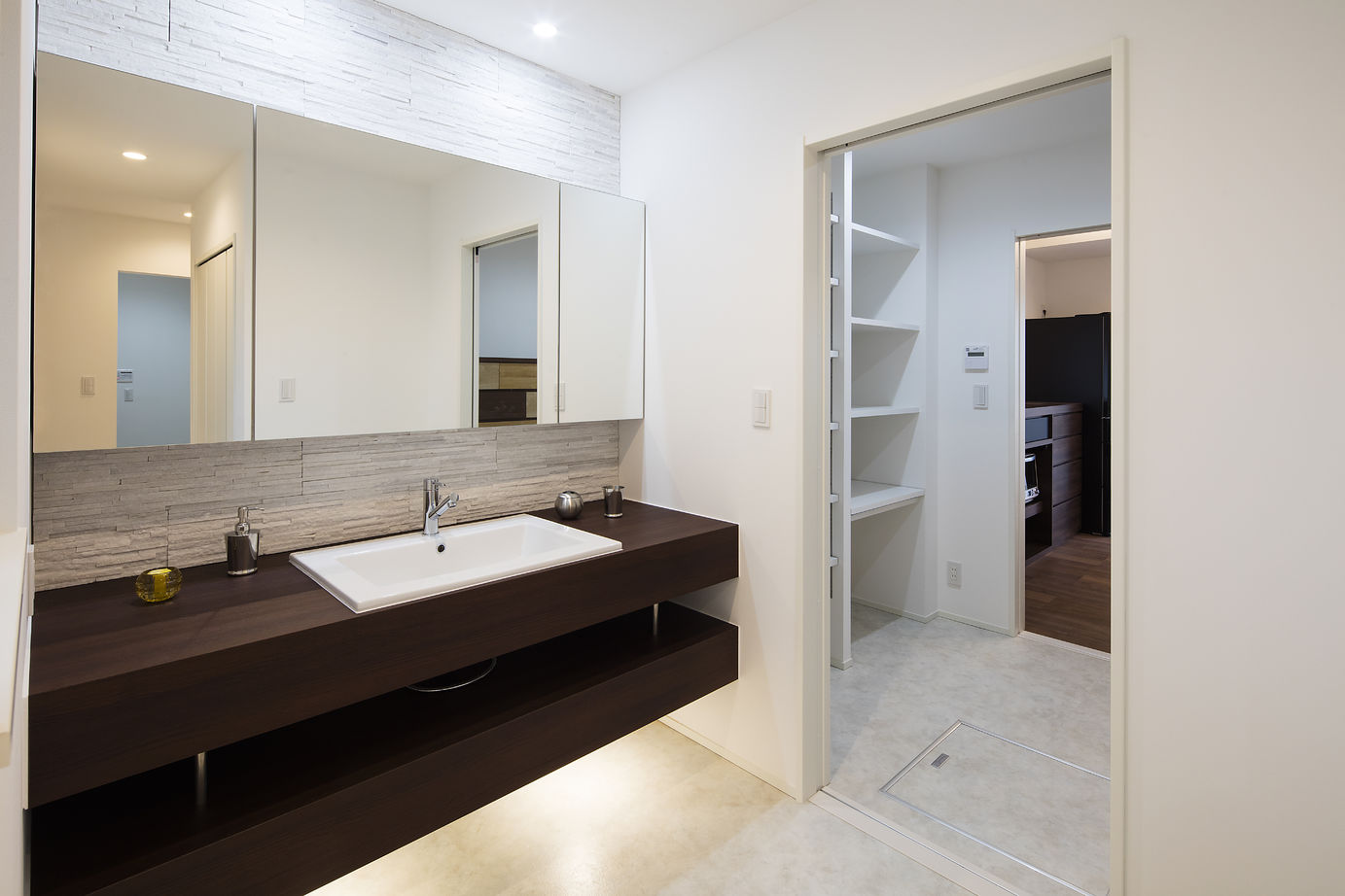 シブサワスタイル 【本体価格2700～2799万円】ナチュラルリゾートモダン×ガレージハウスの建築実例画像7