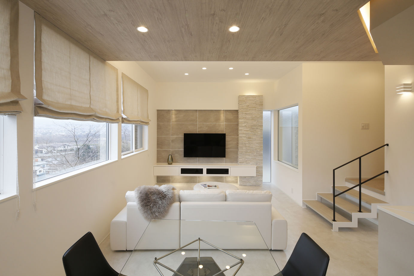 シブサワスタイル 傾斜地に佇む２世帯スキップフロアモダンハウスの建築実例画像3