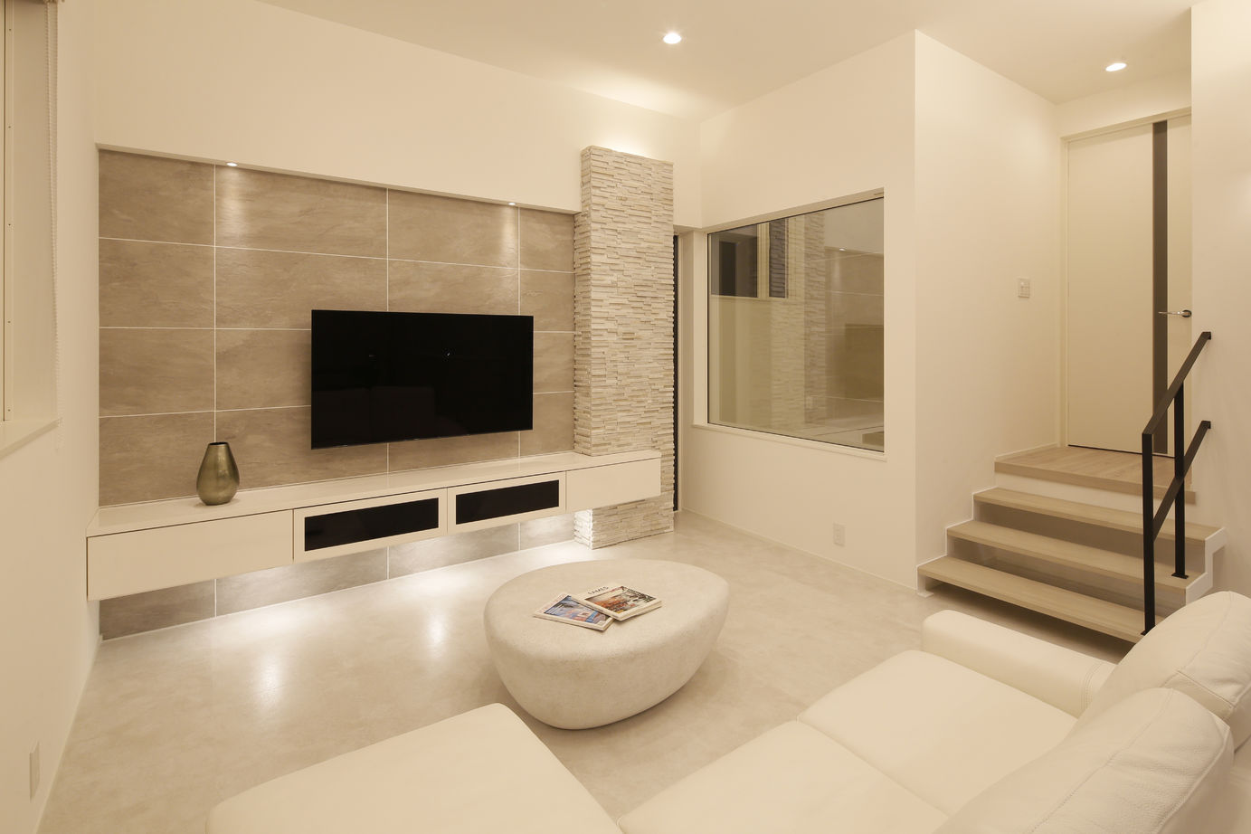 シブサワスタイル 傾斜地に佇む２世帯スキップフロアモダンハウスの建築実例画像6