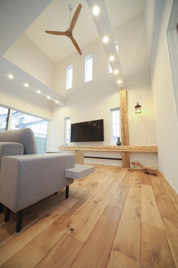 シブサワスタイル ルーフバルコニーのあるシンプルなメルヘンハウスの建築実例画像4