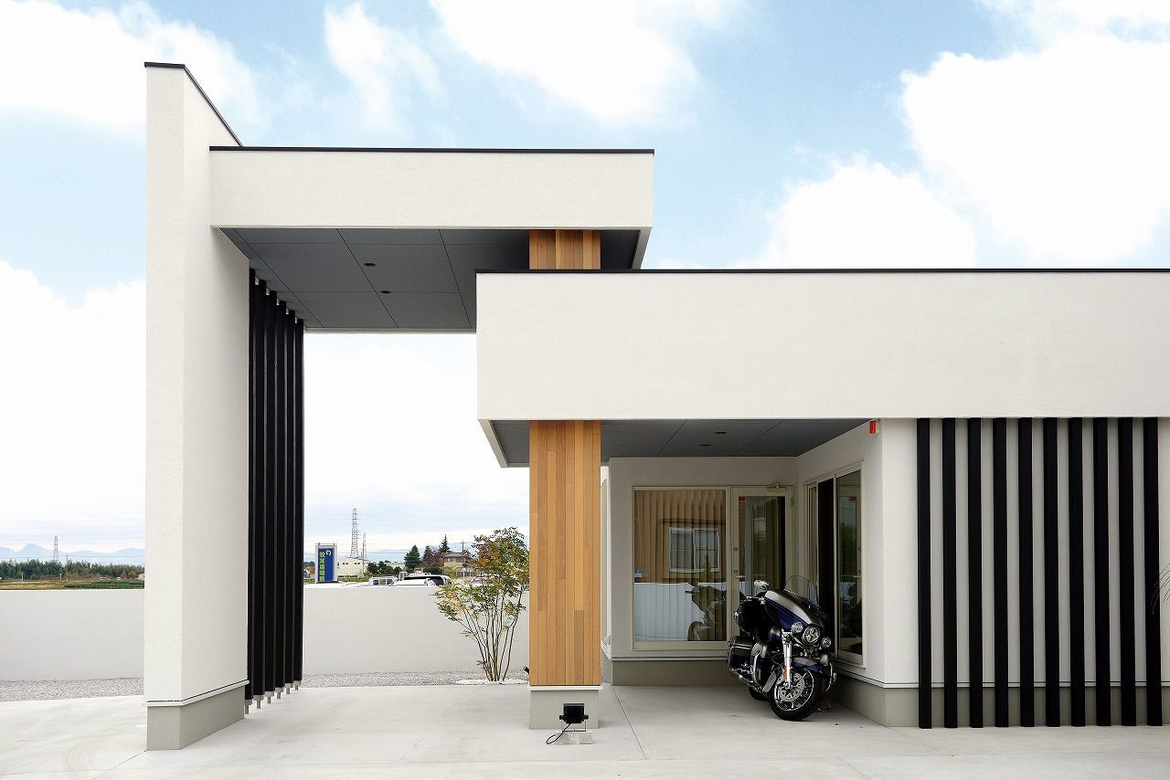 シブサワスタイル リゾートモダンな雰囲気漂う、高級感と洗練感が漂う二世帯住宅の建築実例画像2