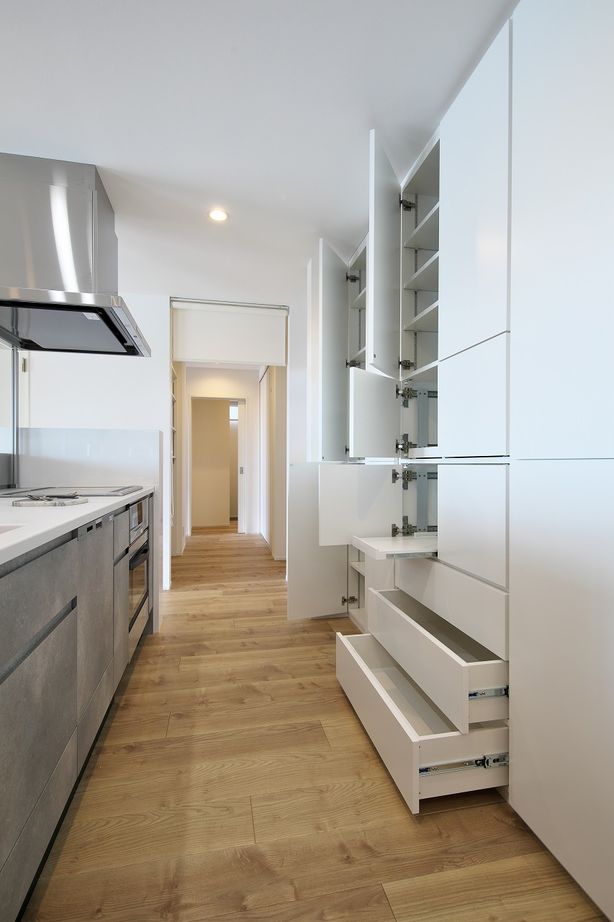 シブサワスタイル リゾートモダンな雰囲気漂う、高級感と洗練感が漂う二世帯住宅の建築実例画像6