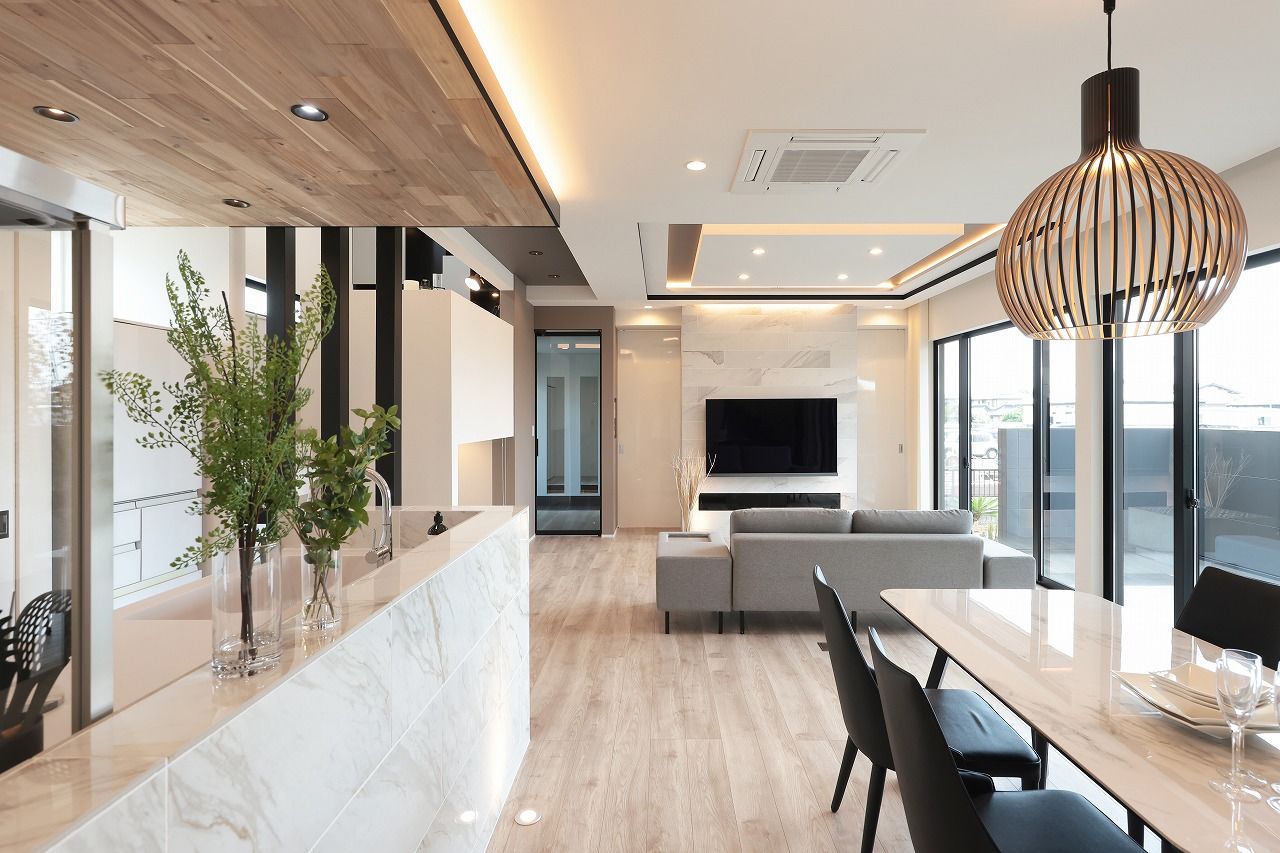 シブサワスタイル 【本体価格3400～3499万円】アウトラインバランスと水平ラインが美しい、モダンリゾートハウスの建築実例画像1