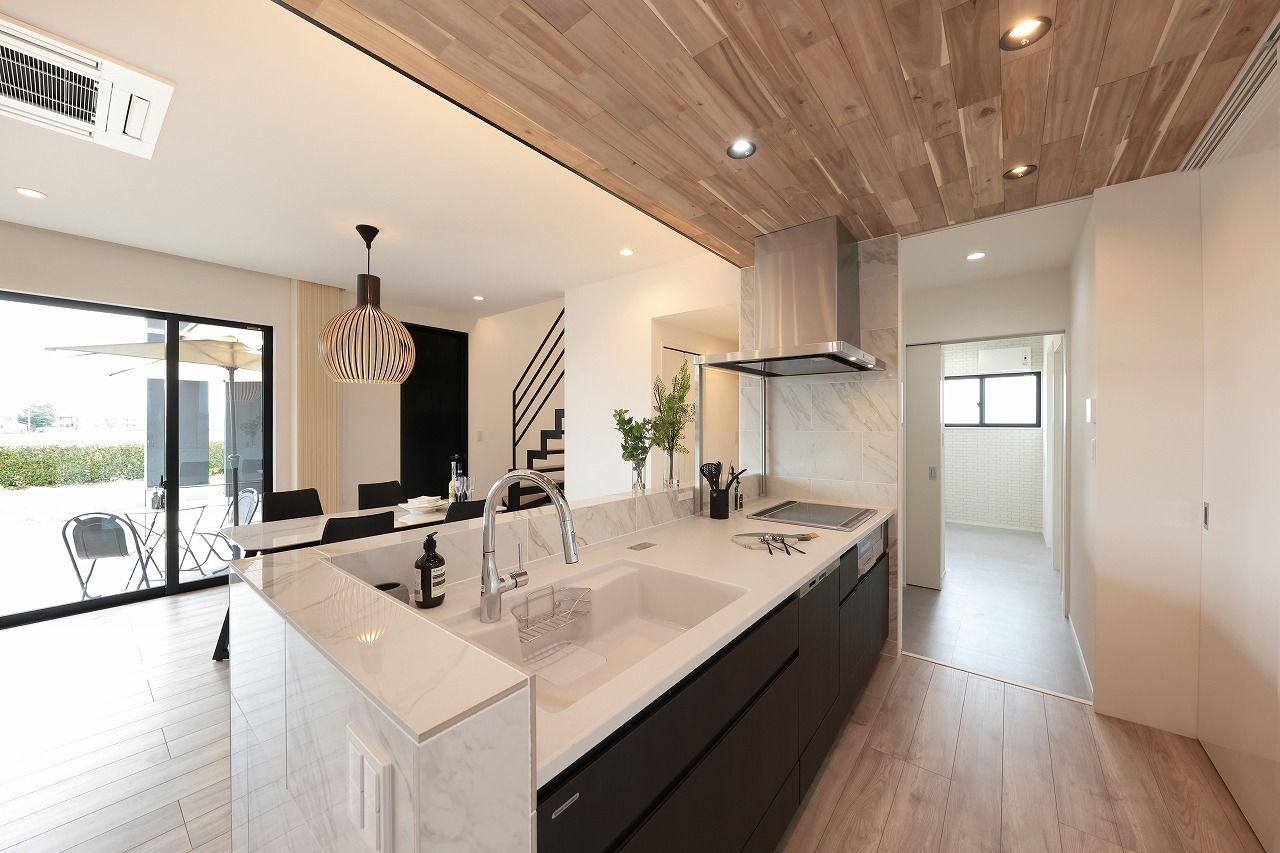 シブサワスタイル 【本体価格3400～3499万円】アウトラインバランスと水平ラインが美しい、モダンリゾートハウスの建築実例画像10