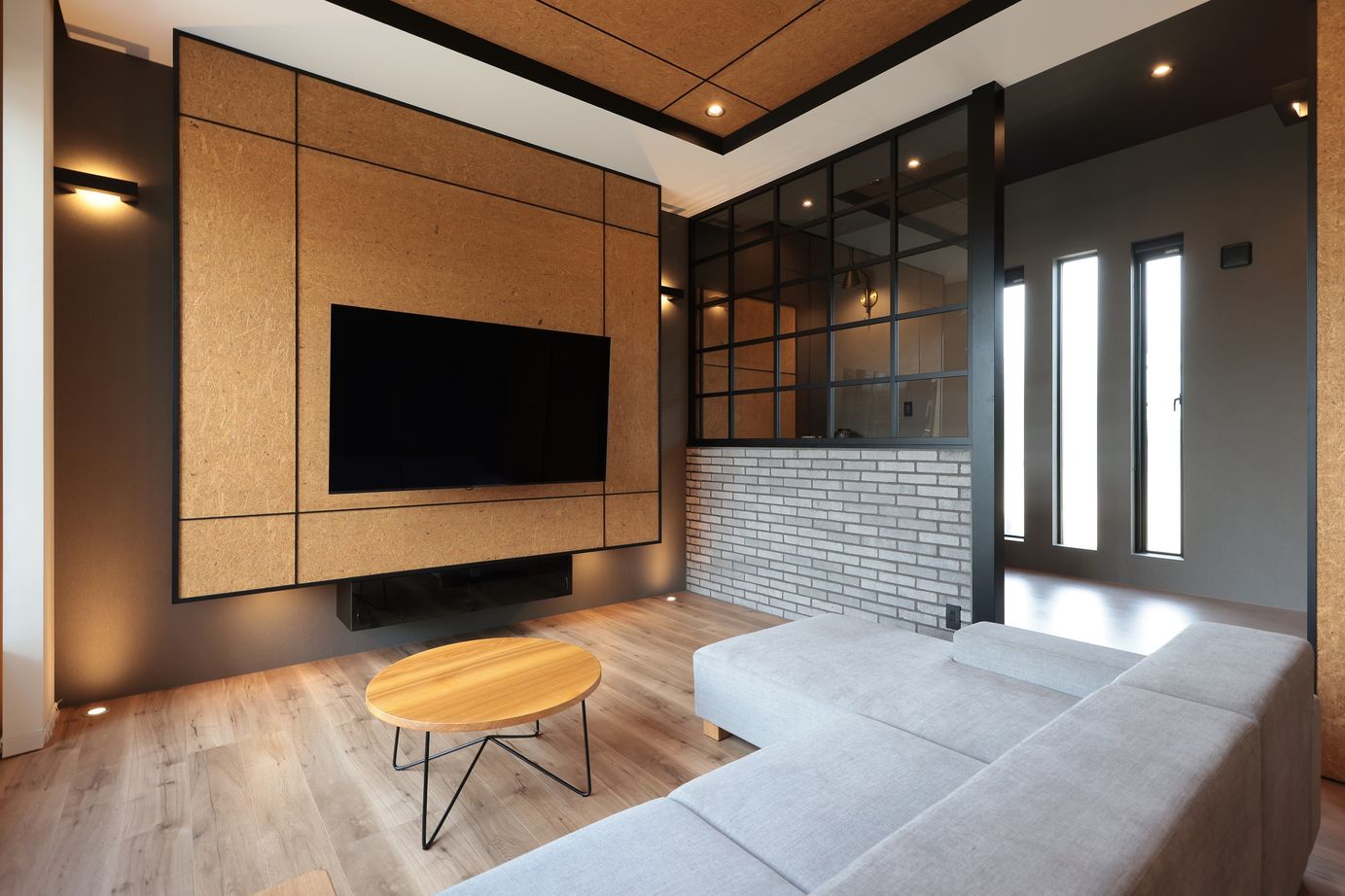 シブサワスタイル ブラック勾配屋根のカフェSTYLE×ホテルライクハウスの建築実例画像6