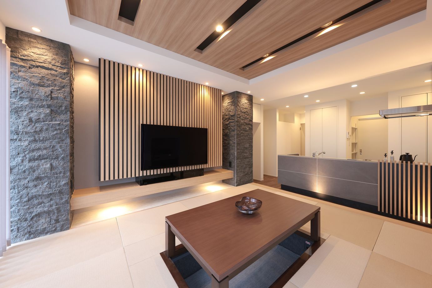 シブサワスタイル ブラックベースの二世帯×シックモダン×和モダンハウスの建築実例画像8