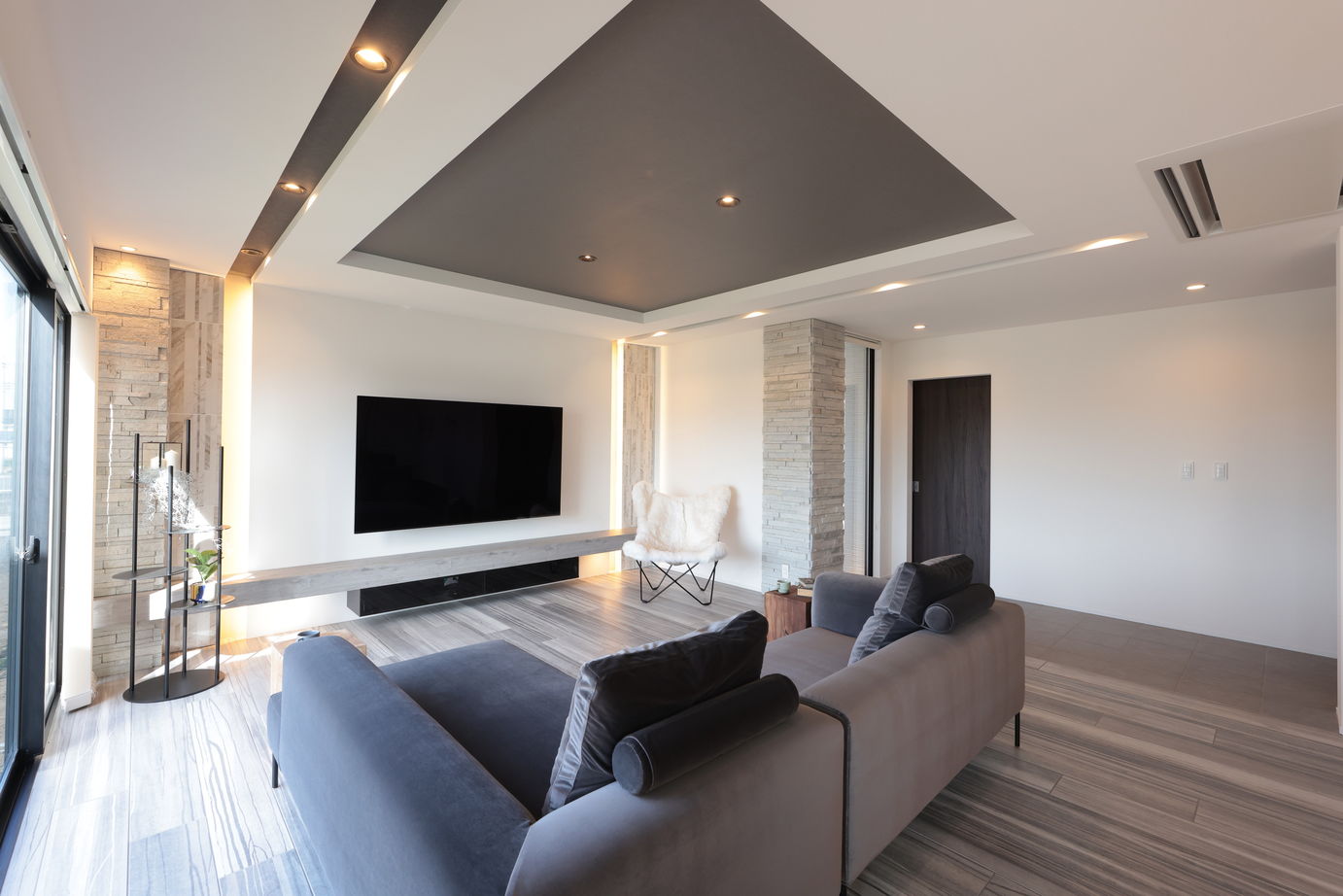 シブサワスタイル ホテルライクなシンプルモダン×シックモダンハウスの建築実例画像1