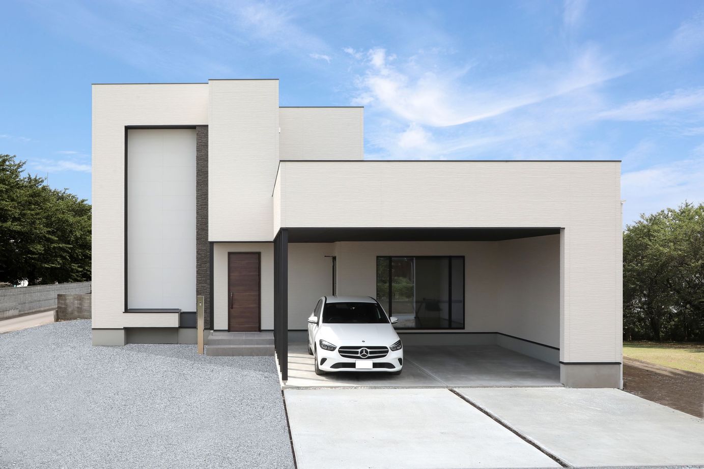 シブサワスタイル 2台ガレージをもったホテルライク×シンプルモダンハウスの建築実例画像1