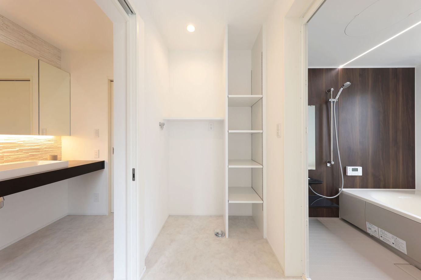 シブサワスタイル 2台ガレージをもったホテルライク×シンプルモダンハウスの建築実例画像8