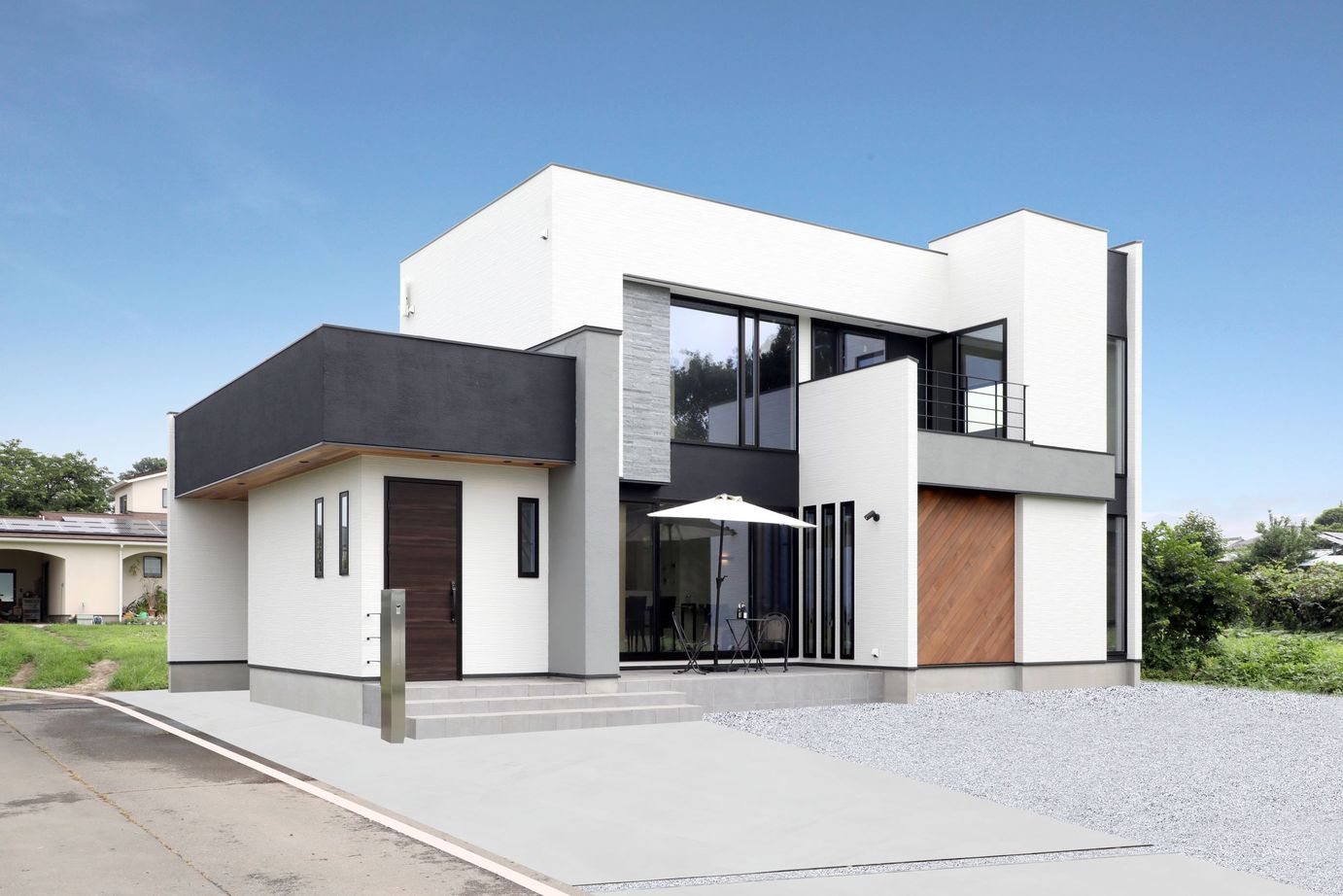 シブサワスタイル 敷地を活かしたスローライフを愉しむリゾートモダンハウスの建築実例画像1