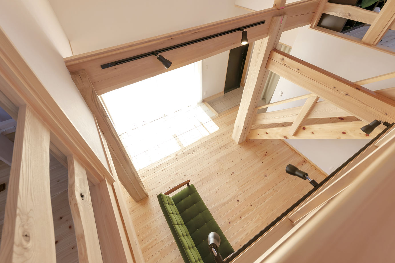 イバケン 【間取り図有】光と木の心地よさに包まれて…自然を味わう贅沢な1.5階建ての平屋の建築実例画像3