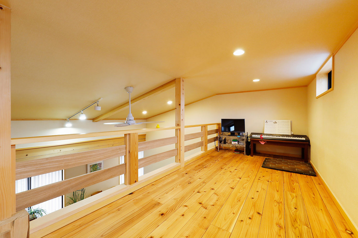 イバケン 【間取り図有】1.5階建ての「まるで自然の中にいるみたい」木に包まれたサステナブルな暮らしの建築実例画像3