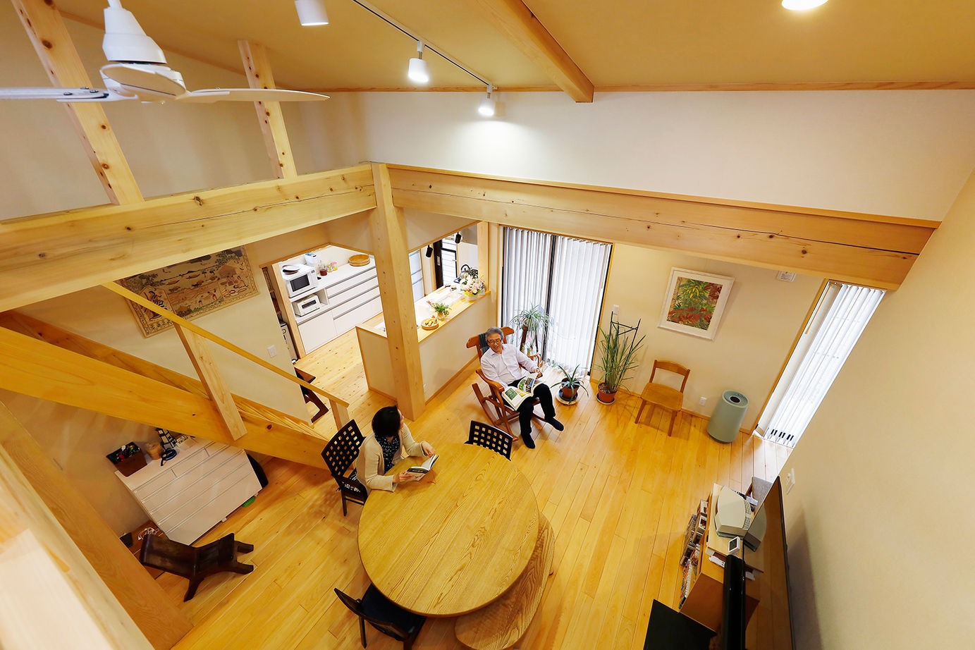 イバケン 【間取り図有】1.5階建ての「まるで自然の中にいるみたい」木に包まれたサステナブルな暮らしの建築実例画像4