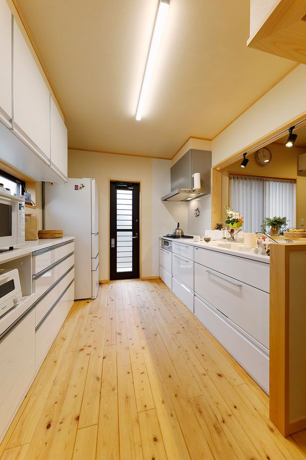 イバケン 【間取り図有】1.5階建ての「まるで自然の中にいるみたい」木に包まれたサステナブルな暮らしの建築実例画像5