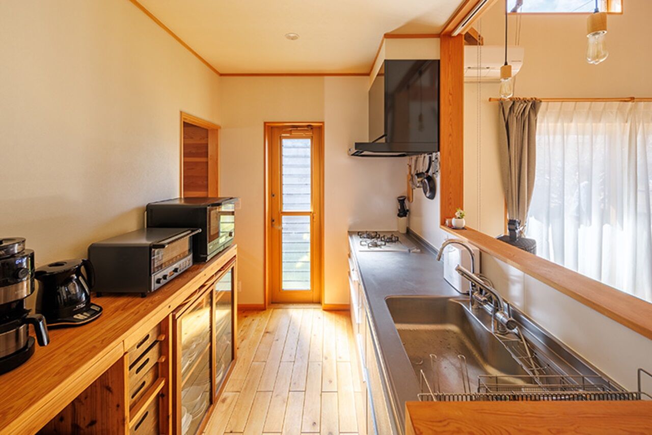 イバケン 檜の夫婦柱が支える大空間。笑い声がやさしく響く平屋の建築実例画像2