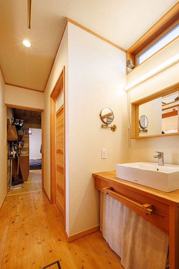 イバケン 檜の夫婦柱が支える大空間。笑い声がやさしく響く平屋の建築実例画像4