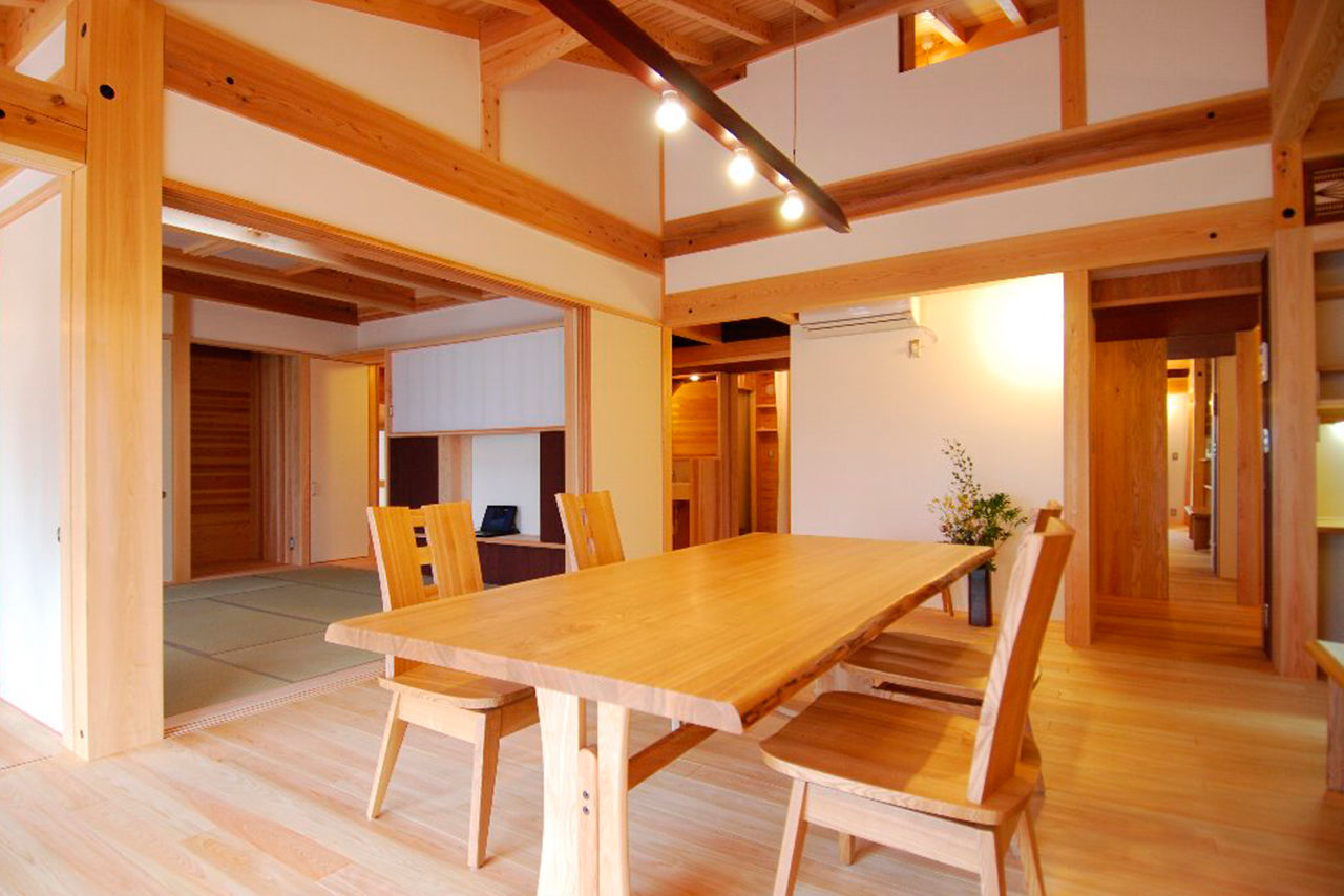 建築工房わたなべ（富士市） 【富士市/平屋/古民家風】木の本来の美しさを引き出した住まい。庭との一体感が心地よい四季を楽しむ暮らしの建築実例画像3