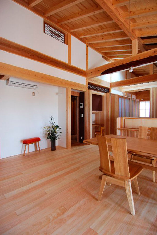 建築工房わたなべ（富士市） 【富士市/平屋/古民家風】木の本来の美しさを引き出した住まい。庭との一体感が心地よい四季を楽しむ暮らしの建築実例画像6