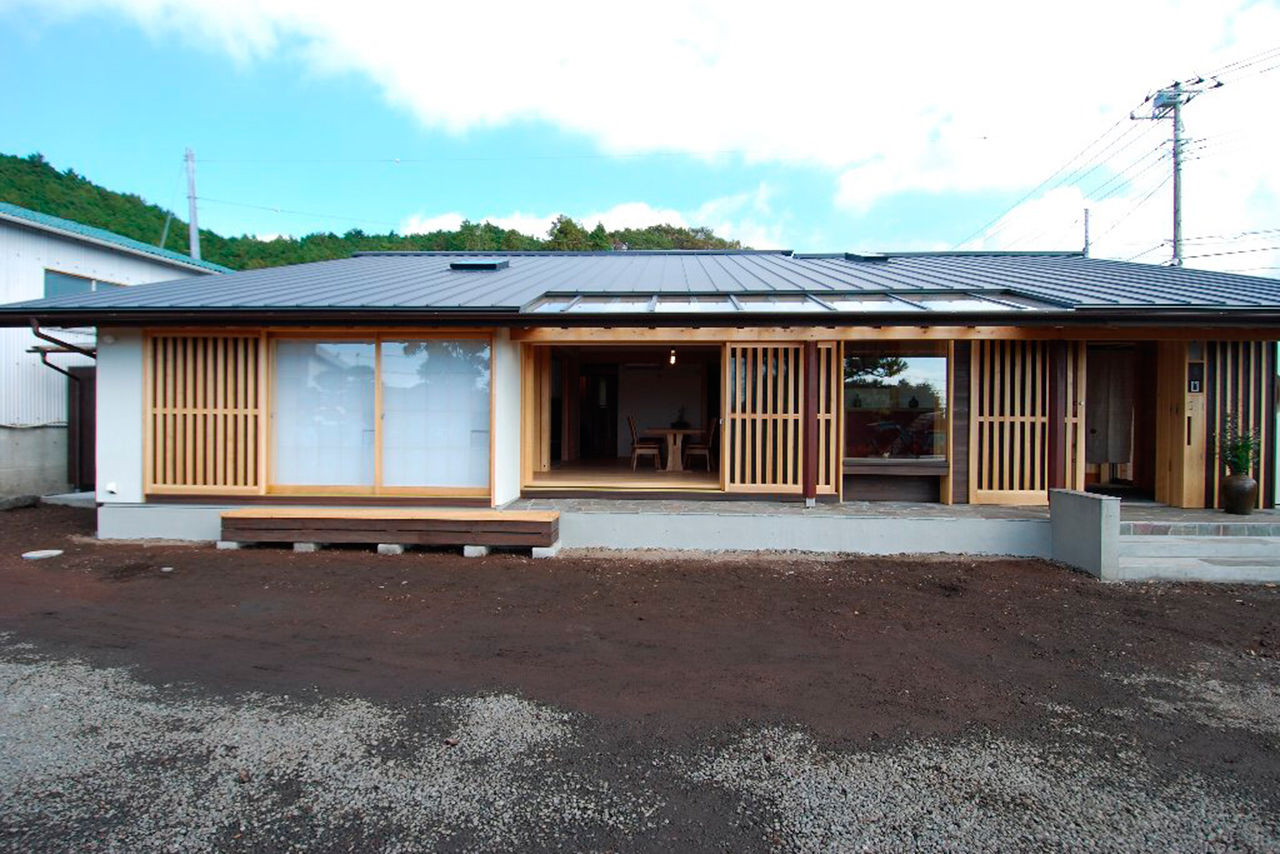 建築工房わたなべ（富士市） 【富士市/平屋/古民家風】木の本来の美しさを引き出した住まい。庭との一体感が心地よい四季を楽しむ暮らしの建築実例画像10