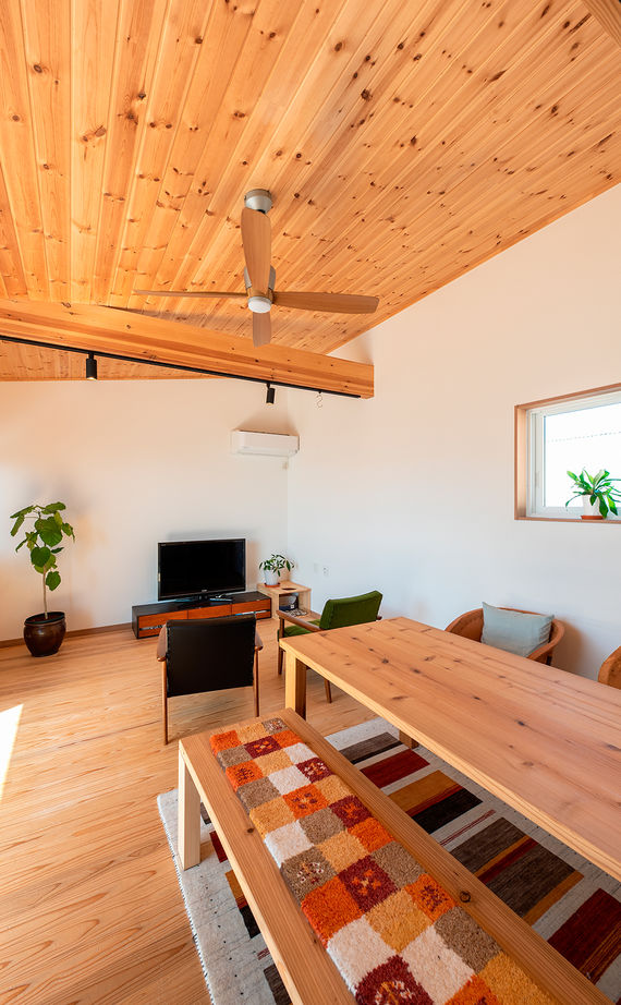 建築工房わたなべ（富士市） 【富士市/2000～2499万円/太陽光/防音室/間取り図有】自然を感じながら、音楽や猫との暮らしを楽しむ家の建築実例画像2