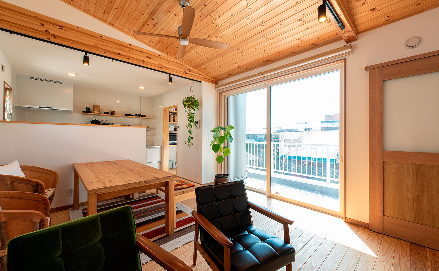 建築工房わたなべ（富士市） 【富士市/2000～2499万円/太陽光/防音室/間取り図有】自然を感じながら、音楽や猫との暮らしを楽しむ家の建築実例画像4