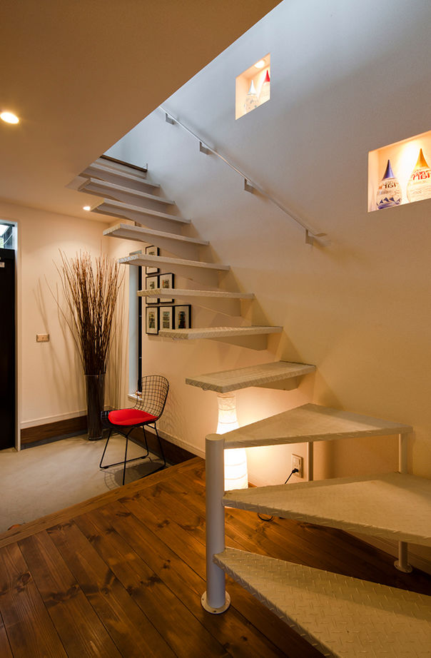 建築工房わたなべ（富士市） 【富士市/2000～2499万円/ガレージ/3階建て】イメージは『NYのアパート』。シームレスな多層構造の間取りの建築実例画像4